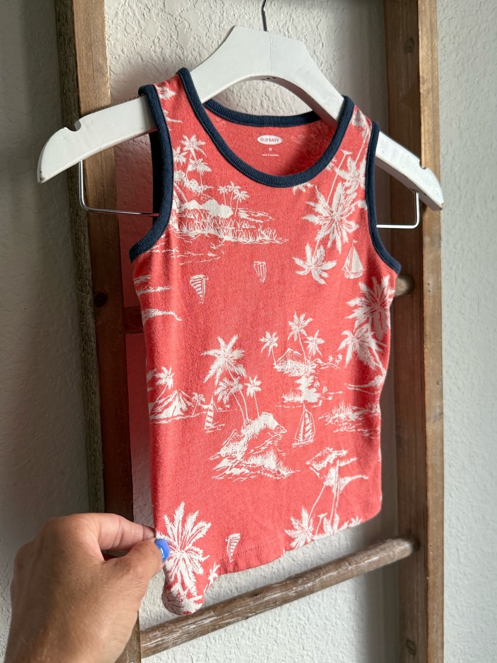 Old Navy Hawaiian Print Orange, White, & Navy Tank Top boys sz: 2T - Picture 4 of 6